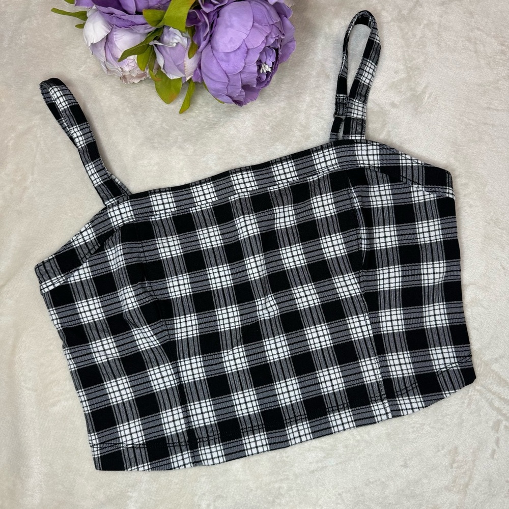 Hollister Black and White Plaid Crop Top
